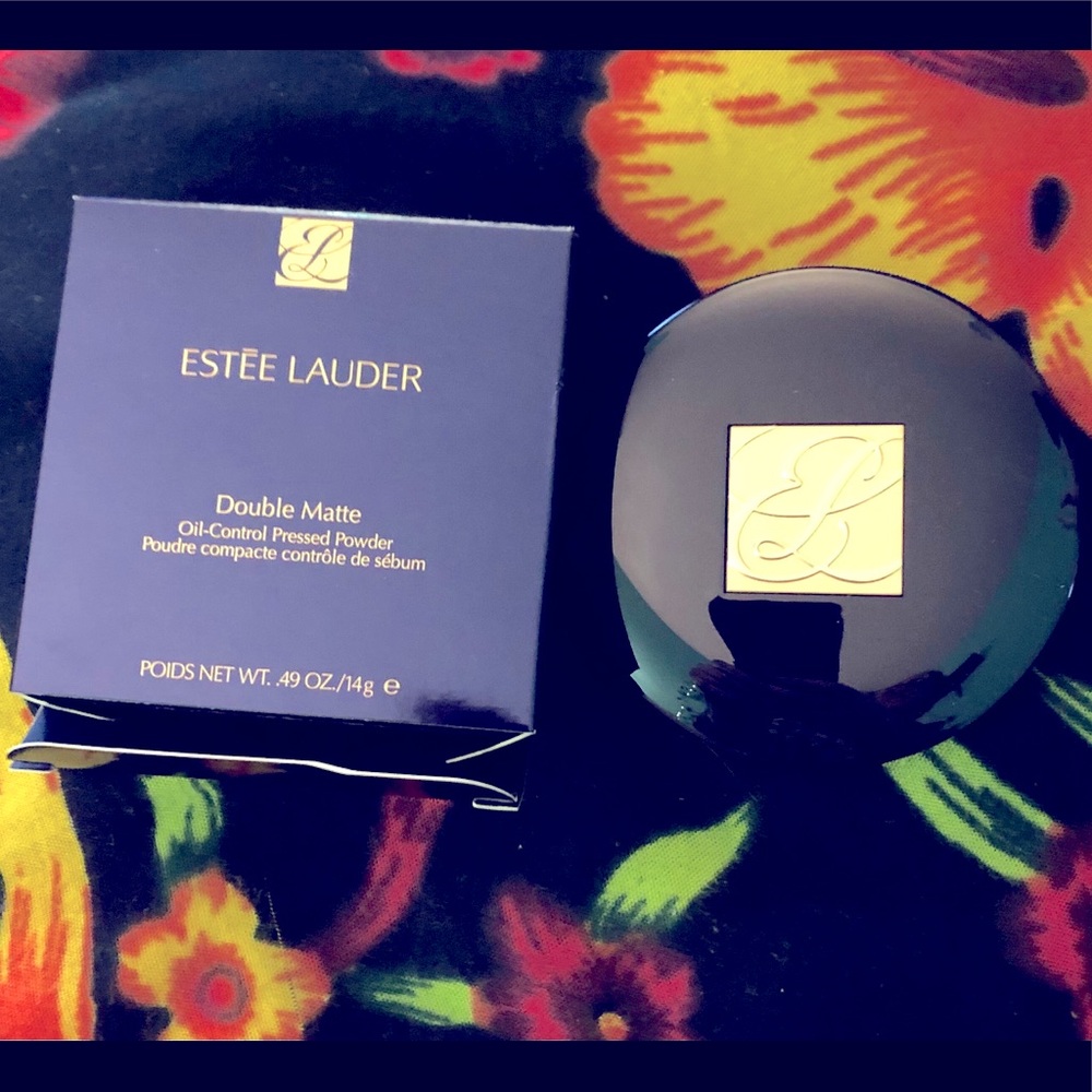 Estée Lauder pressed powder